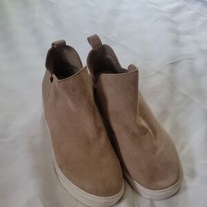 SODA Women's Camel Tan Soft Faux Suede Casual Slip On Shoes, Size: 6.5, NWT